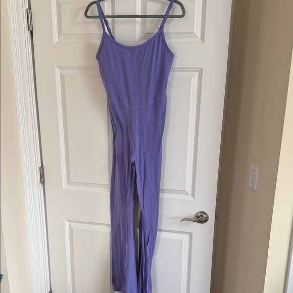 Elegant Lavender Women's Jumpsuit - Picture 4 of 11